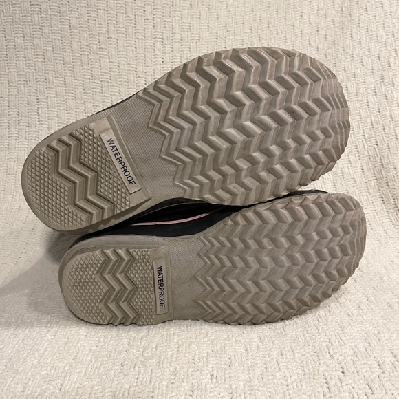 Pink and Black Sorel Premium Waterproof Duck Boots - Picture 5 of 6